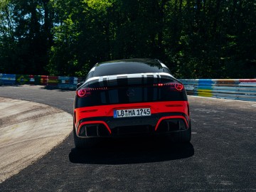 Mercedes-AMG CLA 45 szybszy od BMW M2